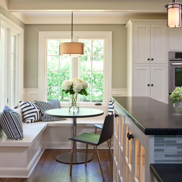 breakfast alcove with hydrangeas